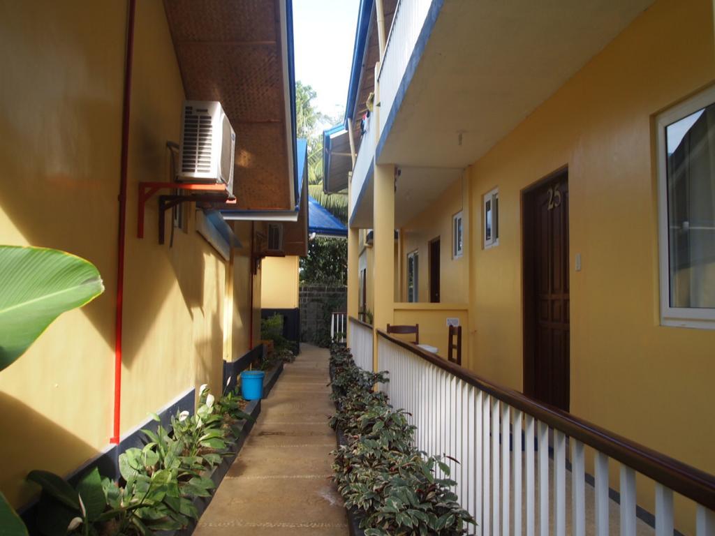 Blue Lagoon Inn & Suites Puerto Princesa Esterno foto