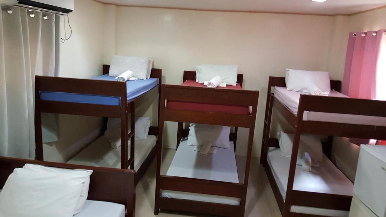 Blue Lagoon Inn & Suites Puerto Princesa Esterno foto