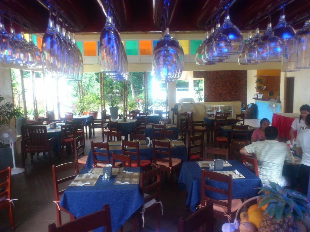 Blue Lagoon Inn & Suites Puerto Princesa Esterno foto