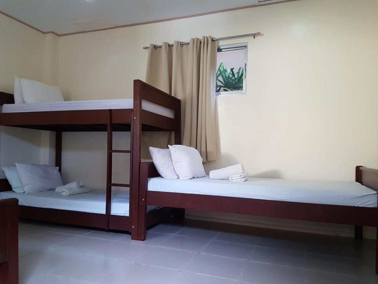Blue Lagoon Inn & Suites Puerto Princesa Esterno foto