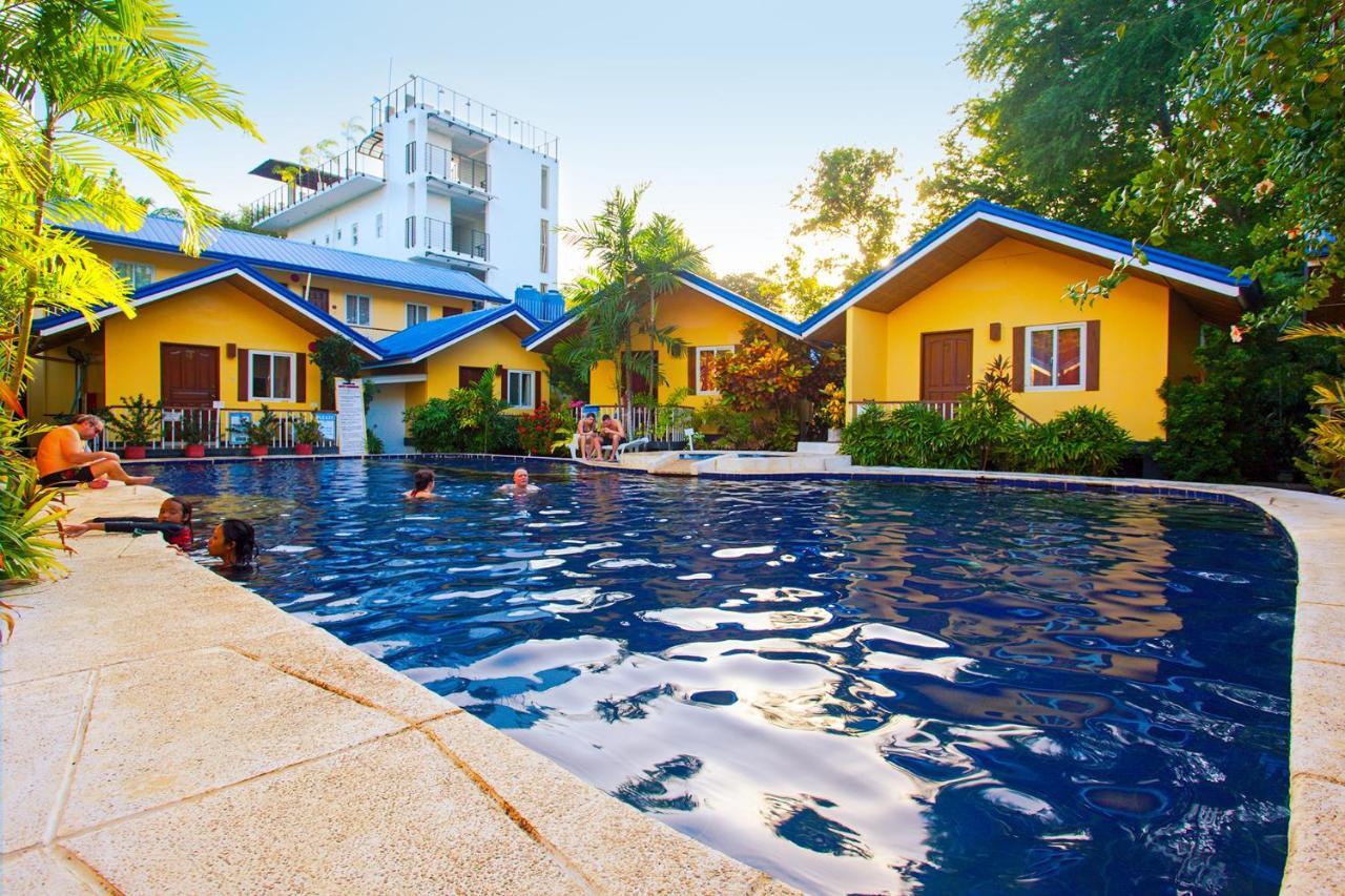 Blue Lagoon Inn & Suites Puerto Princesa Esterno foto