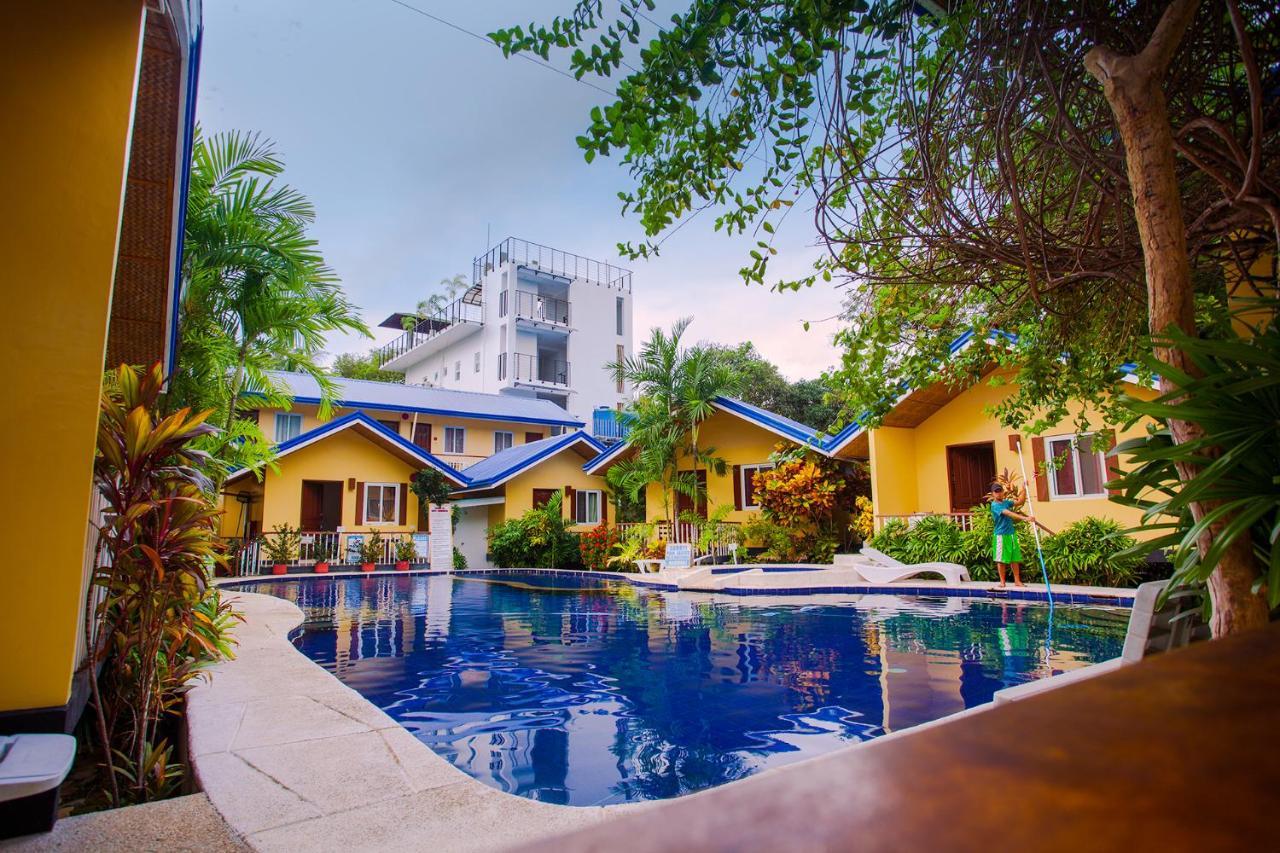 Blue Lagoon Inn & Suites Puerto Princesa Esterno foto