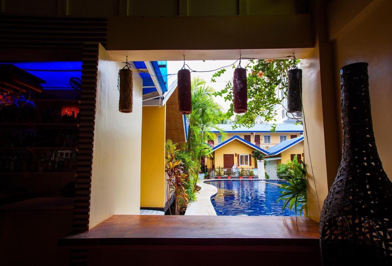 Blue Lagoon Inn & Suites Puerto Princesa Esterno foto